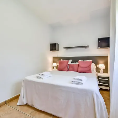 Guzman - Mouna Villa *